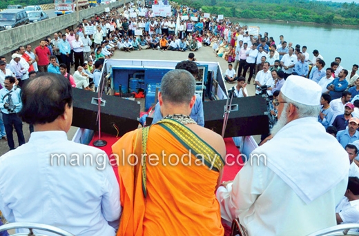 protest Yettinahole project
